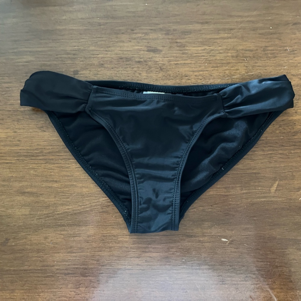 Hot Water brand Basic Black Bikini bottom w/ruched sides - S